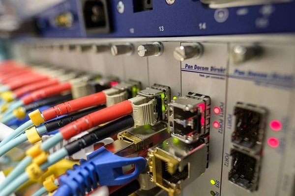 Lequel des câbles Ethernet est le plus adapté pour la fibre à la maison ?